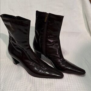 Stuart Weitzman “Talia” Brown Patent Leather Ankle Boots | Vintage | Italy | 9.5